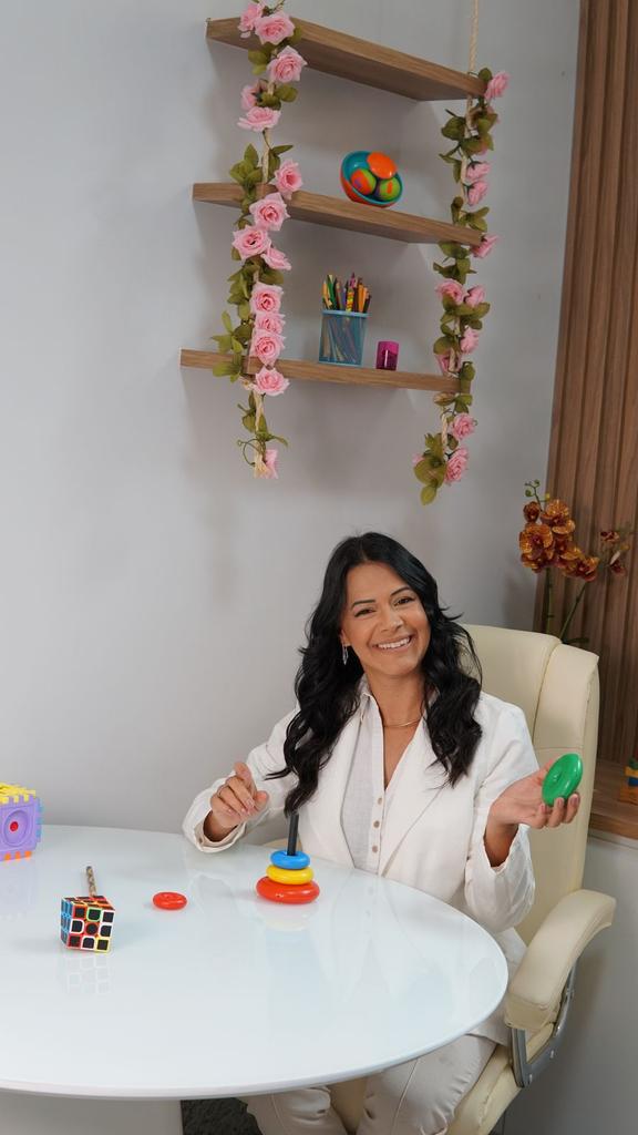 Psicóloga Roberta Dias em ação